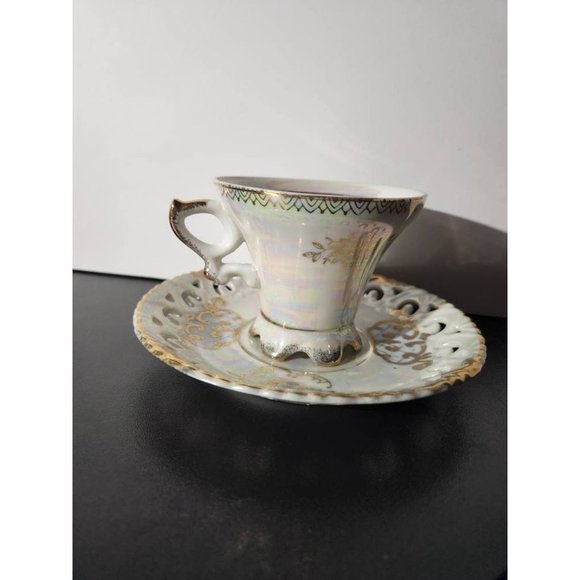 Vintage Royal Crown Victorian Design Tea Cup and Saucer - Stamped 2852 - Picture 5 of 9